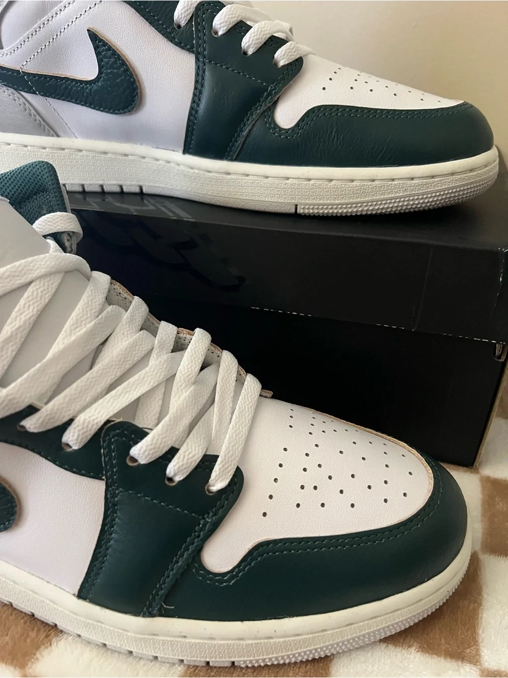 Nike Air Jordan 1 Mid SE Sneakers White/Green/Grey FQ7720 103 Men’s Sz 11.5 BNIB